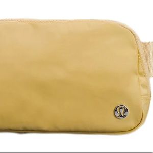 NWT Lululemon Everywhere Belt Bag Golden Sands